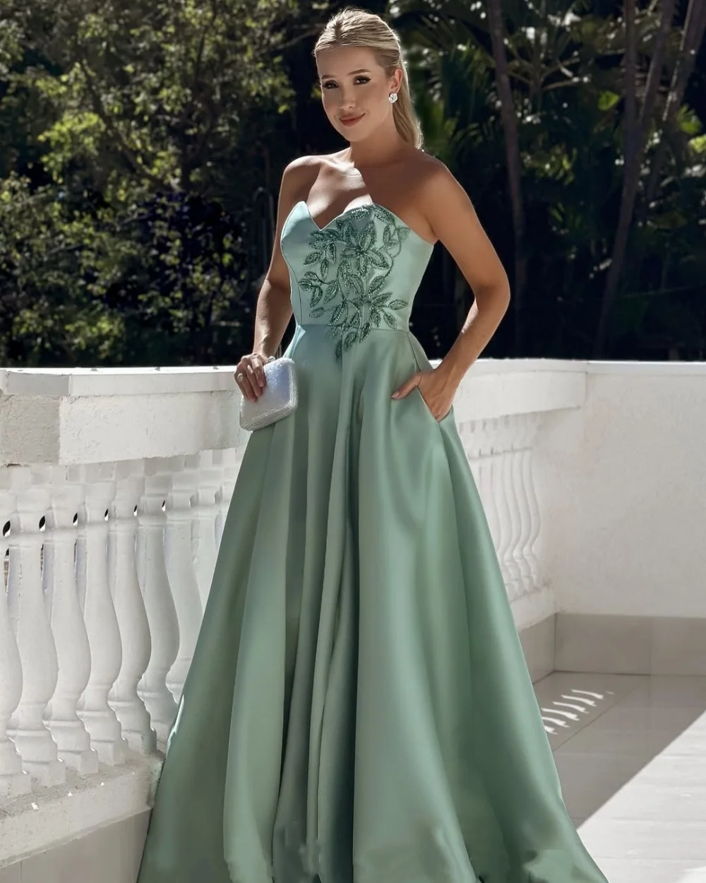 Customized Modern Style Fashion Charmeuse Beading Pleat A-line Strapless Long Dresses Evening Dresses High Quality Matching Sexy