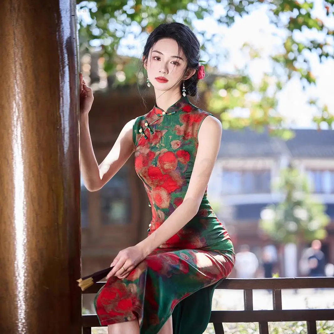 

Female Sexy Sleeveless Qipao Traditional Chinese Dress Long Novelty Printed Flower Cheongsam Vintage Elegant Evening Party Gown