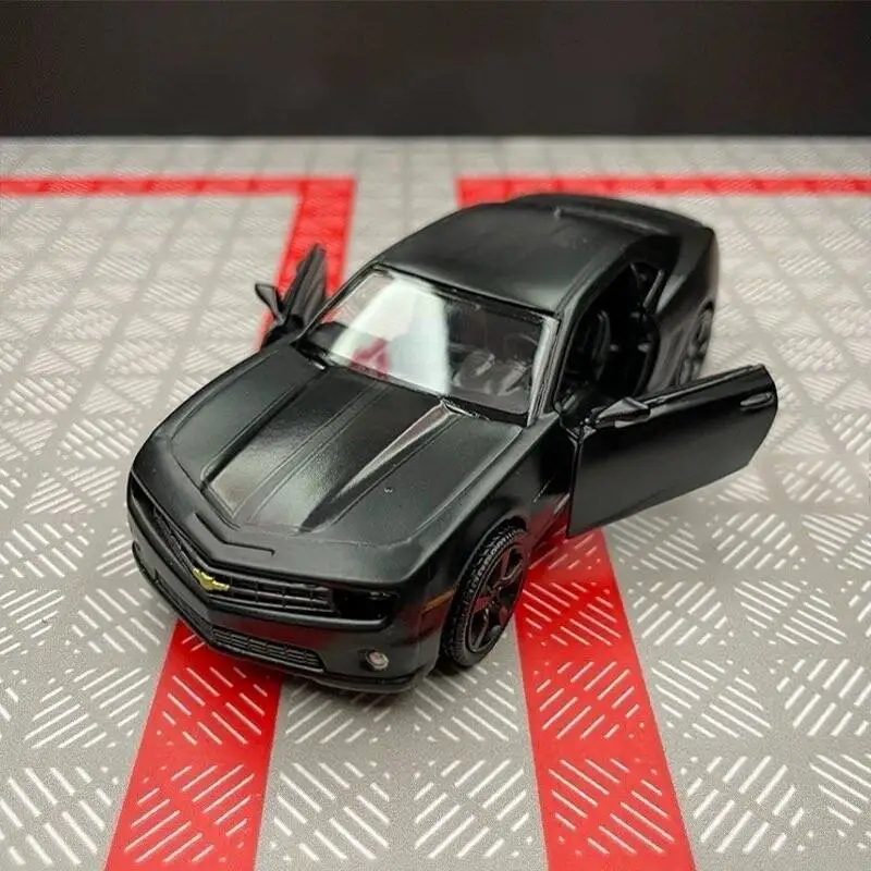 

1:36 Chevrolet Camaro 2010, классическая модель спортивного автомобиля из сплава, литая под давлением металлическая гоночная машина, модель автомобиля, высокая имитация, детская игрушка в подарок