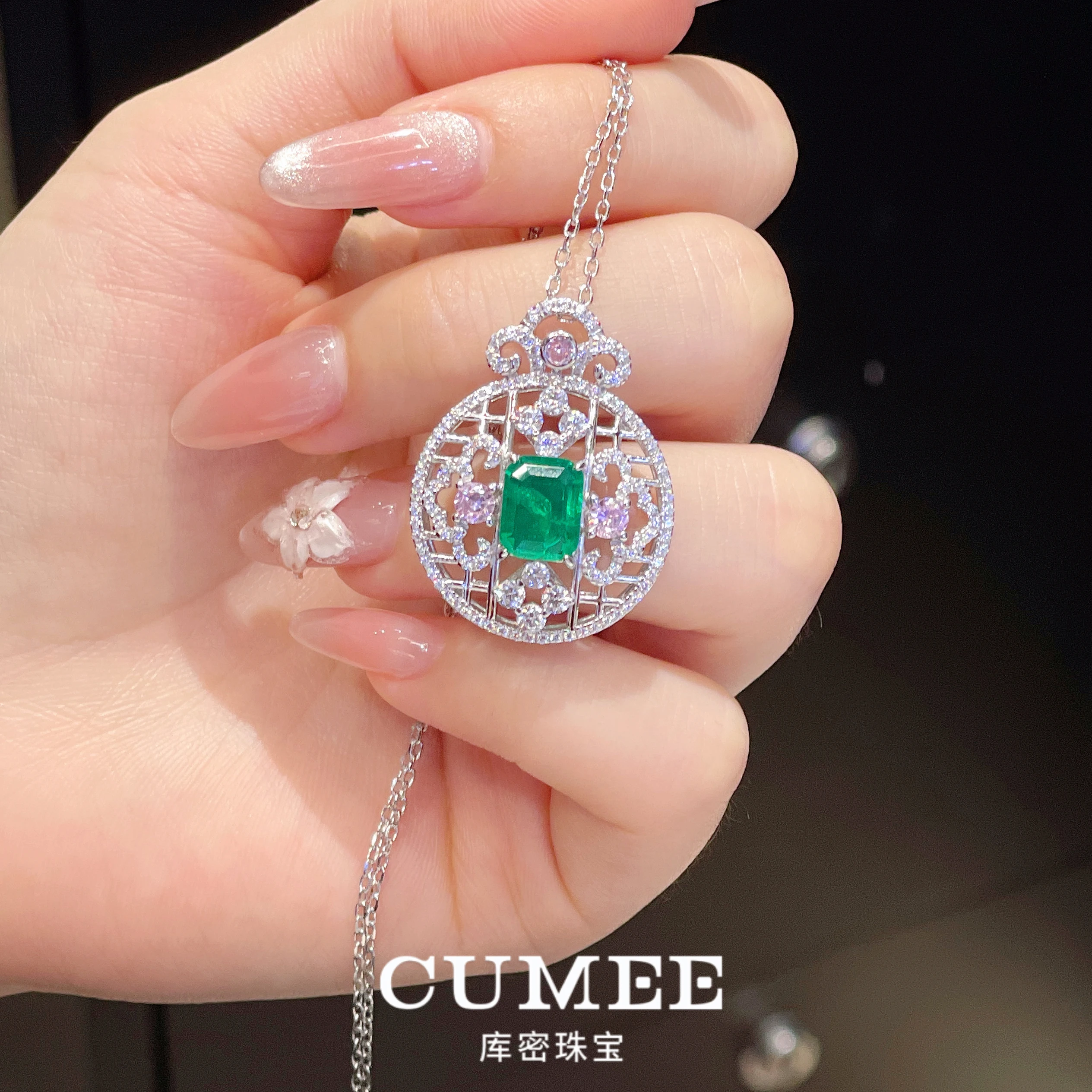 CUMEE Exquisite Retro Openwork Pendant Versatile New Chinese-style Design Synthetic Emerald Necklace for Women.925 Silver Gold P