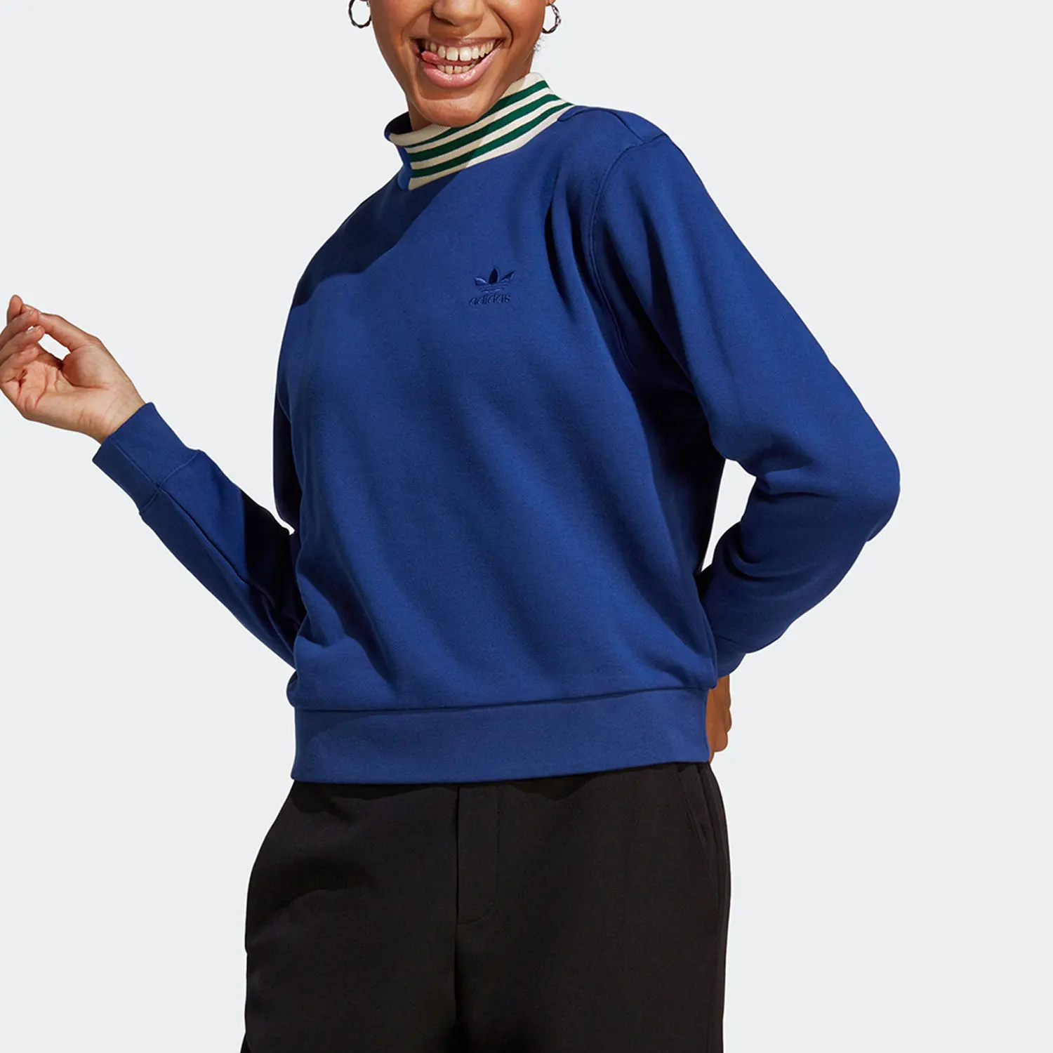 

Женская спортивная толстовка с капюшоном и длинными рукавами Adidas Originals IC5238