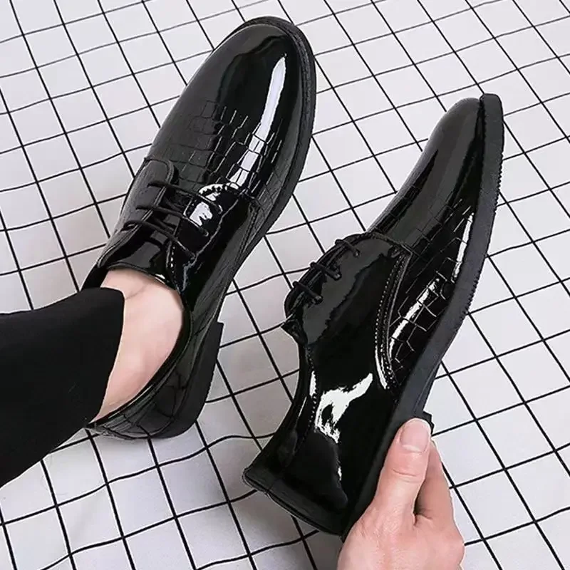 

Весенне-осенняя мужская официальная обувь с ярким верхом на шнуровке в клетку, дешевая жидкость, элегантная и классическая мужская обувь в стиле 2025 года 39