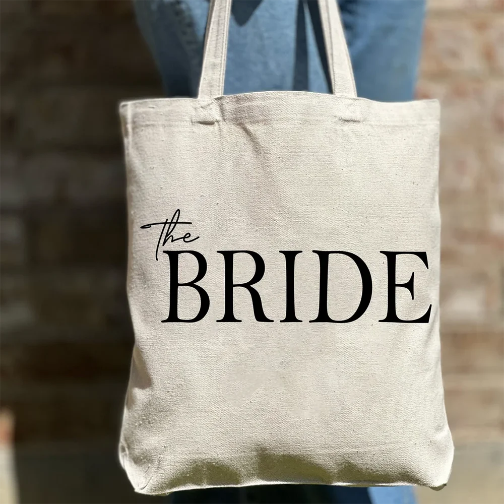 

2025 Bride Tote Bag Bride Squad Tote Bag Bridesmaid Gift Maid of Honor Hen Party Gift Bachelorette Party Supplies Wedding Decor