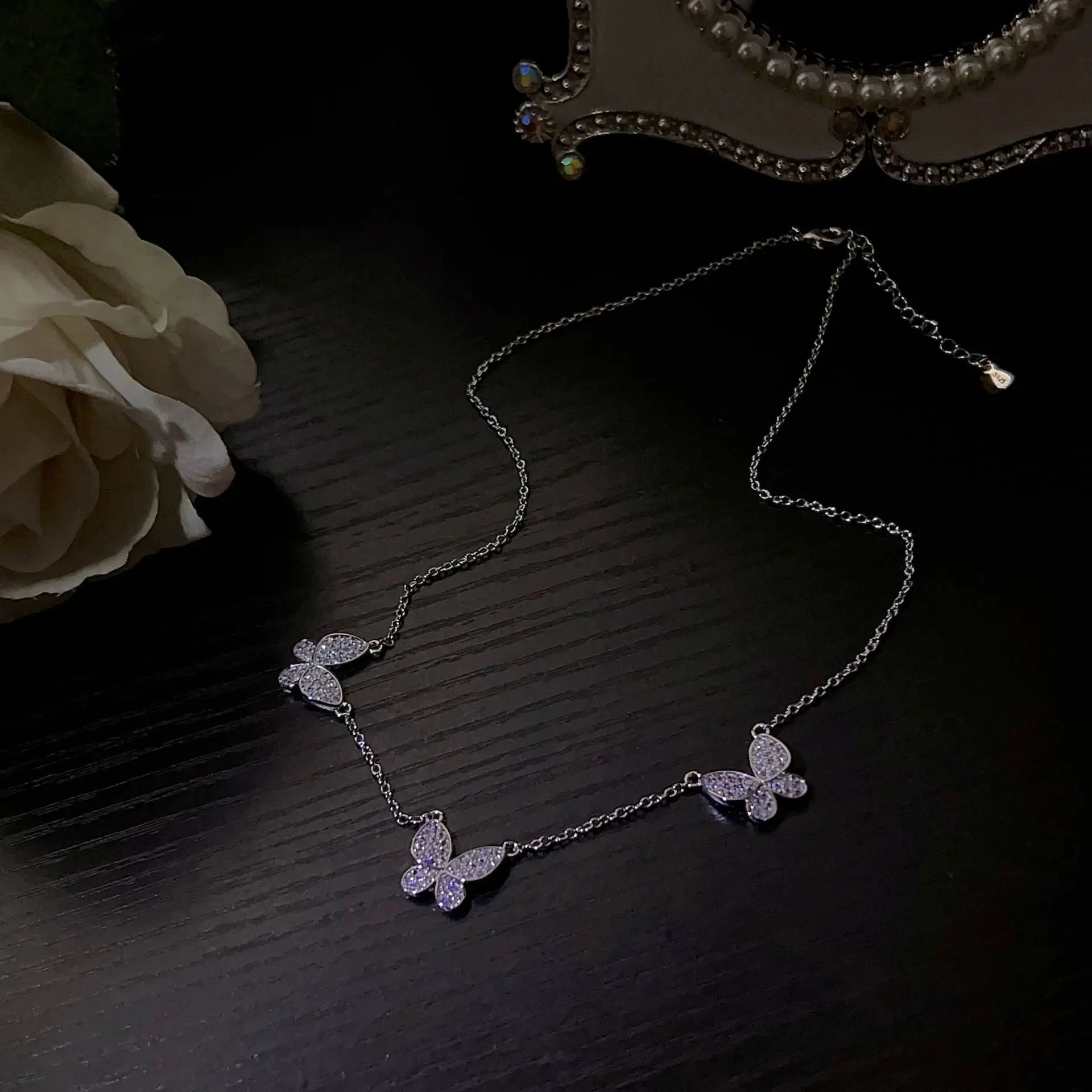 European and American Niche Design, Simple and Cute, Three Butterfly Necklaces for Girls, Giving Gifts, Daily Wearing of Jewelry