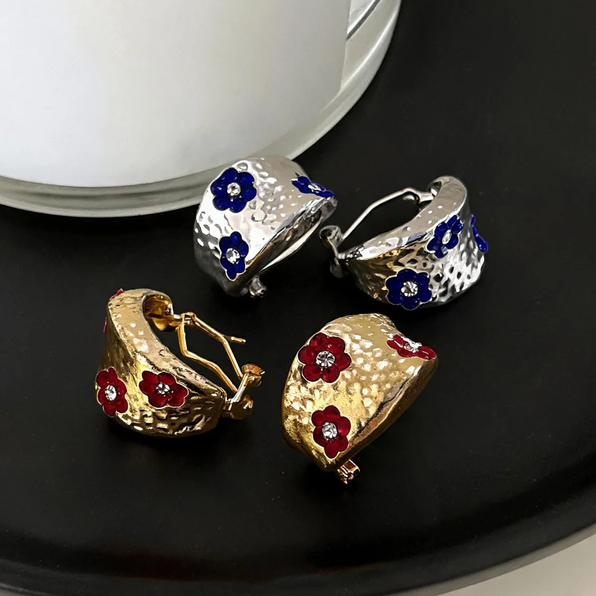 Silver needle with diamond C-shaped pleated flower stud earrings retro style earrings niche design earrings wholesale