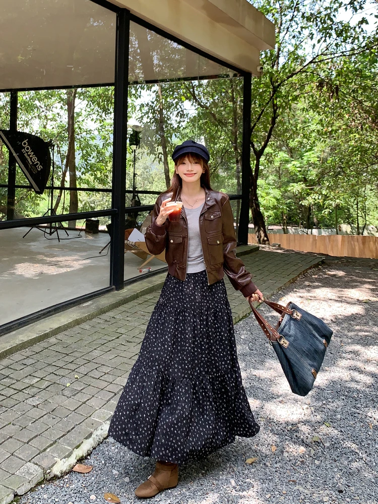 Uniwersalna damska kurtka skórzana, designerska, z nutą osobowości, w stylu retro, idealna do dojazdów do pracy, luźny krój, długi rękaw, zapinana na zamek.