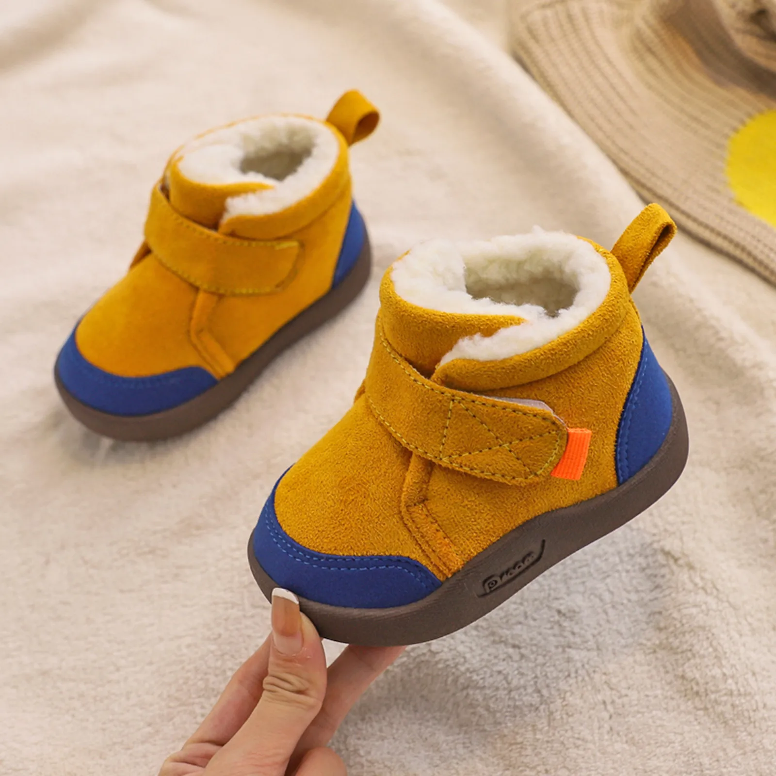 Winter Babyschoenen Warm Pluche Zachte Bodem Haak Lus Anti Slip Katoenen Peuter Korte Laarzen Pasgeboren Baby Outdoor Zachte Babyschoenen