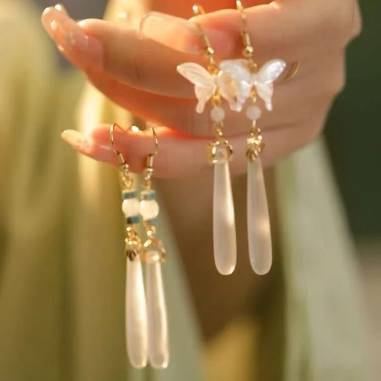 Vintage Design Jade Pendant Earrings for Women Ancient Palace Style Luxury Jewelry Water Drop Butterfly Shaped Ear Clip Earring