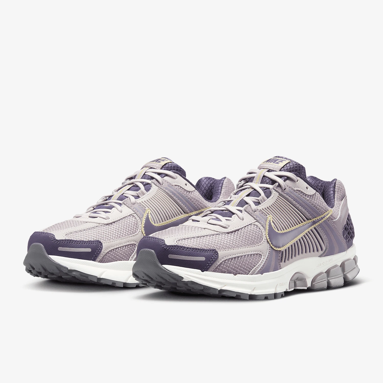 حذاء الجري الأصلي الأصلي Zoom Vomero 5 للرجال والنساء من Nike HQ3643-019