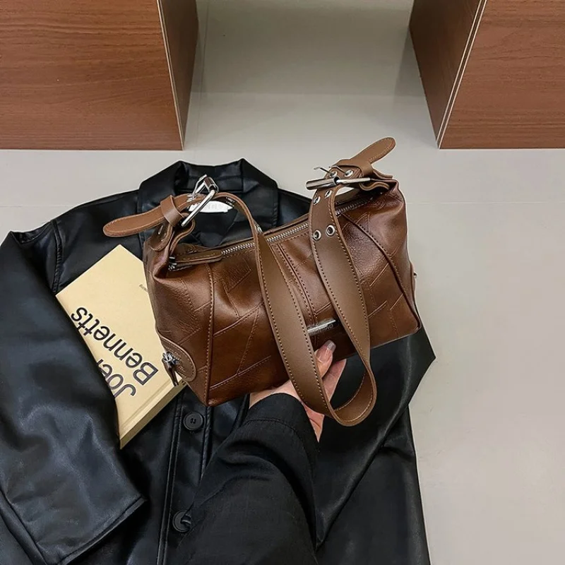 

Fashionable Ladies Messenger Bag Made Of Leather Boasting High-End Quality And Casual Vintage Paris Style​