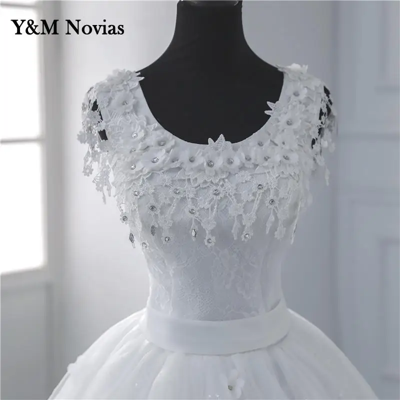 New Spring Lace Appliques 3D Flower Wedding Dresses Sleeveless Vestidos De Novia Off White O-Neck Princess Bride Gowns Plus Size