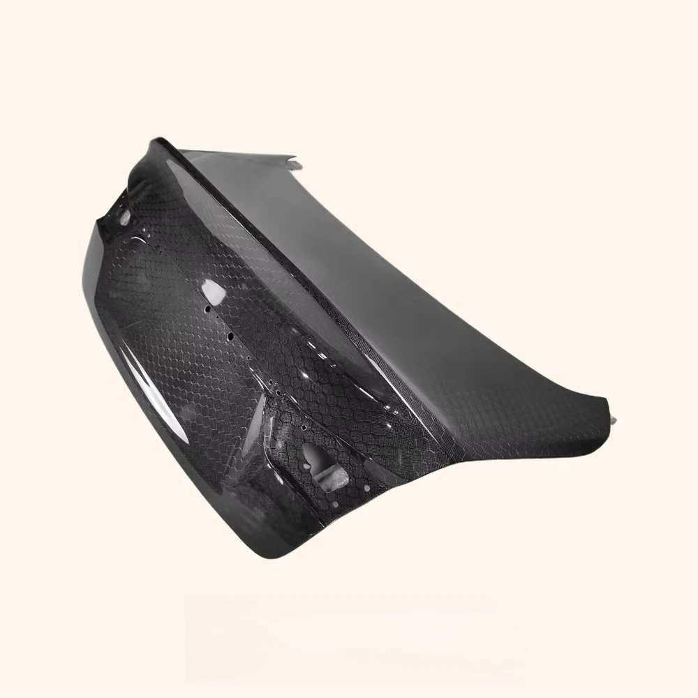 ชุดแต่งฝากระโปรงท้ายรถยนต์อินฟินิตี้ คิว50 ปี 2013-17 ลายรังผึ้ง คาร์บอนไฟเบอร์ แบบดัคเทล ติดตั้งง่าย เปลี่ยนแทนได้