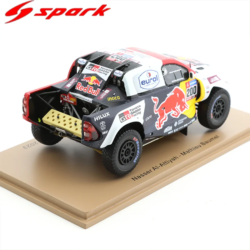Nowość w magazynie Spark 1:43 Toyota Gr 200 Dakar 2023 Rally Champion Symulacja żywiczny model samochodu Kolekcja zabawek na zamówienie Prezenty Ozdoba