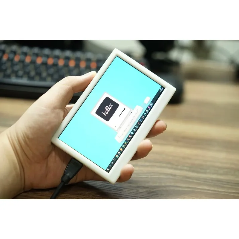 Mini portable, fully compatible with 5-inch 1280 × 720 AMOLED screen pocket size
