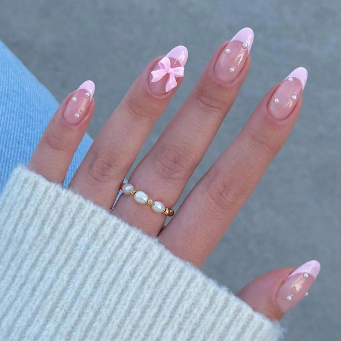 

24PCS Pink French Pointed Nail With Medium Almond Design, Butterfly Pearl Knot, Fake Nail Gloss, Fully Covered Nail