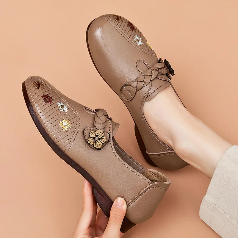 Spring and Autumn Women Leather Breathable Ladies Comfortable Slip on Flats Shoes Woman Casual single Shoes free shipping