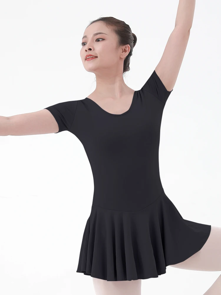 Strój baletowy do ćwiczeń, damski, krótki rękaw, dopasowany krój w kształcie liścia.