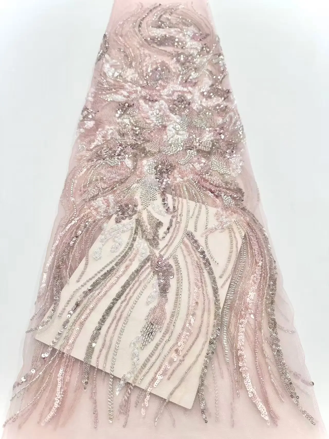 Высококачественное и элегантное новое модное платье ручной работы с вышивкой из бисера и кружевной ткани из бисера из Франции.