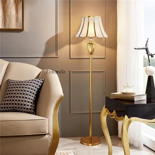 مصباح أرضي فاخر أوروبي بتصميم أنيق، مصباح أرضي لغرفة المعيشة وغرفة النوم في الفندق