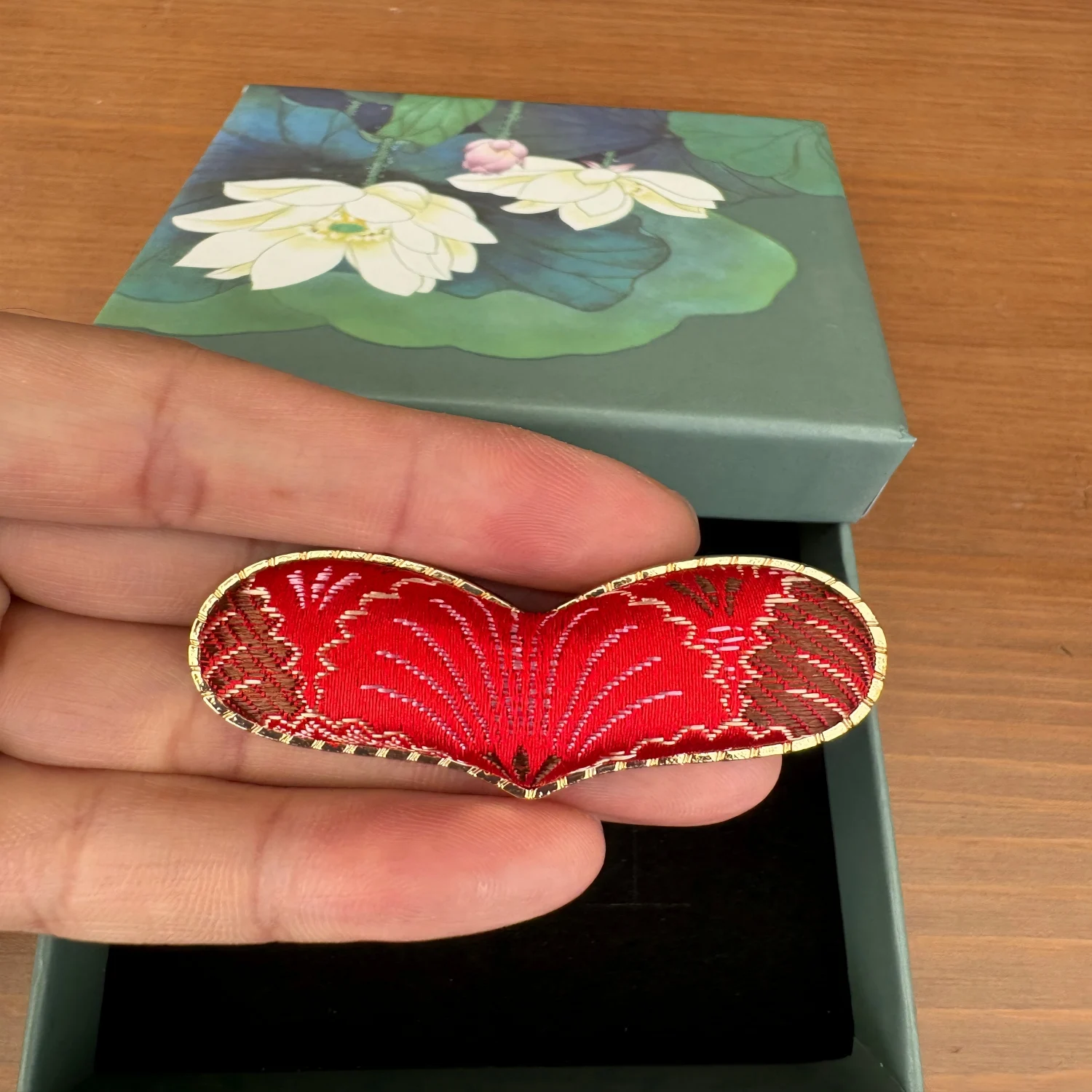 Vintage Chinese Song Brocade Heart Hair Clip Red Floral Pattern Gold Trim Elegant Non-Slip Barrette for Women
