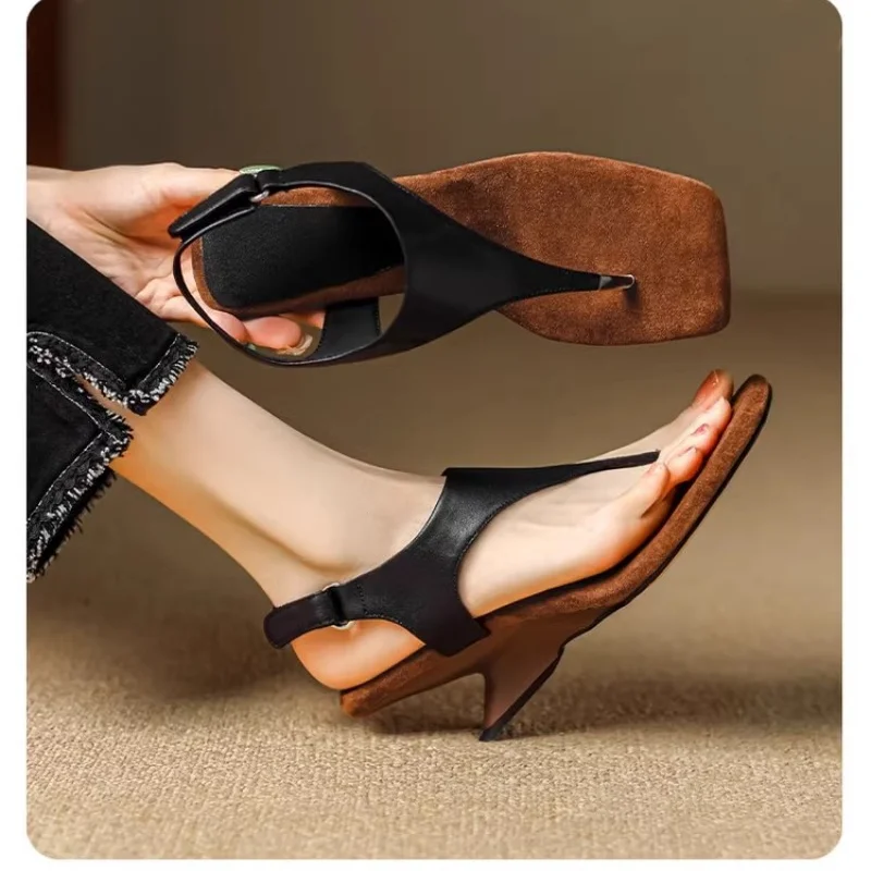 Clip Toe Sandals Women Mid Heels Shoes 2024 Fashion New Beach Slippers Designer Summer Cozy Pumps Slides Women Retro Trend Shoes