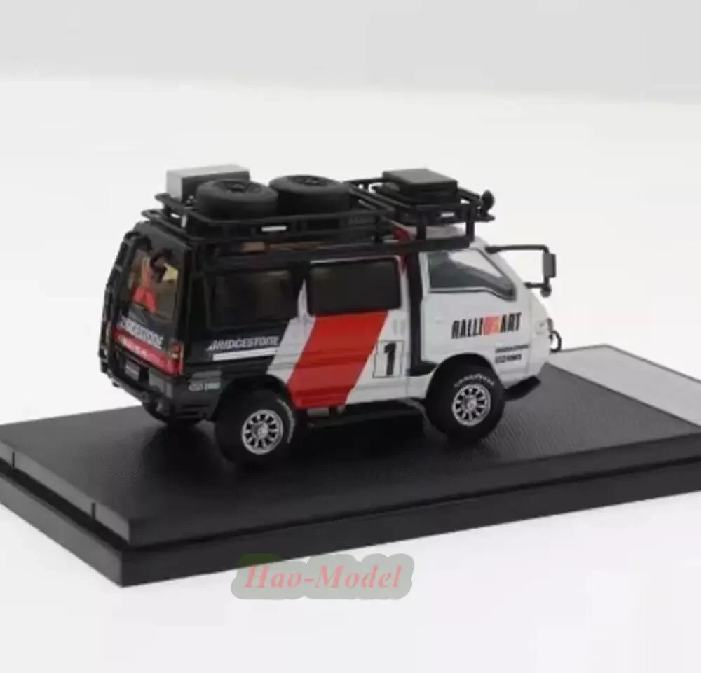 Модели Autobots 1:64 для Mitsubishi 4X4 Van, литая под давлением модель автомобиля из сплава металла, подарки на день рождения для мальчиков, коллекция хобби, моделирование