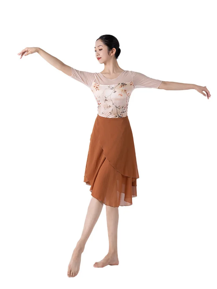 Macacão de malha estampado elegante com meia manga para performance de dança clássica – Body de palco slim fit com estilo artístico