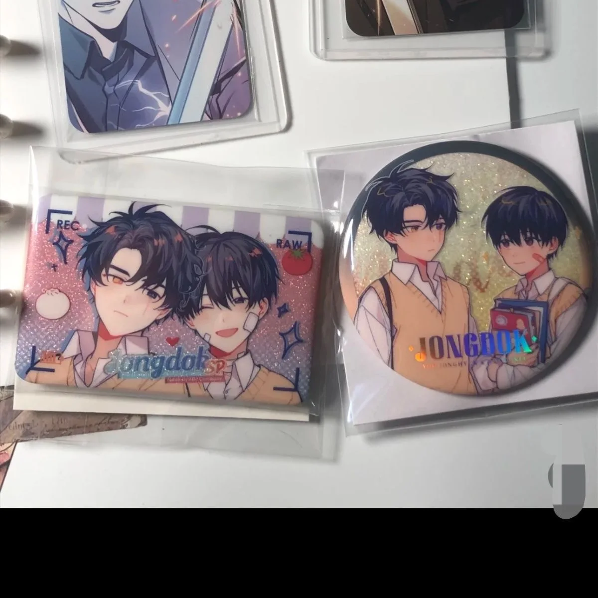 От перспективы всеразных читателей, ближнего дудзинши, значки, самодельные подарки, в наличии.