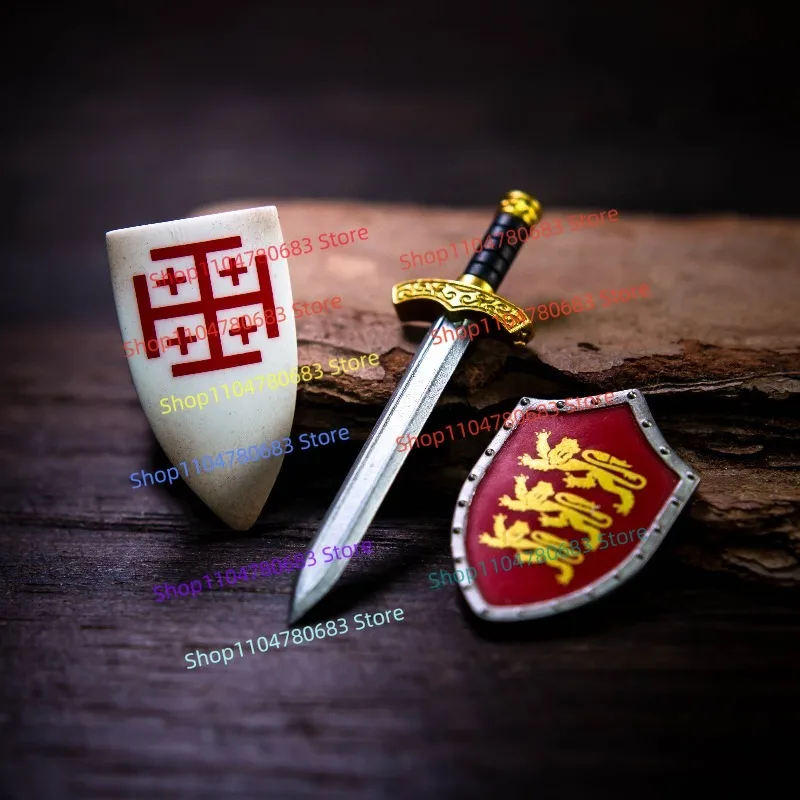 

MOC новые строительные блоки, мини-кукла, крестоносца, меч, щит, средневековый рыцарь, игрушечные украшения, сращивание, праздничный подарок, коллекционные предметы, хобби