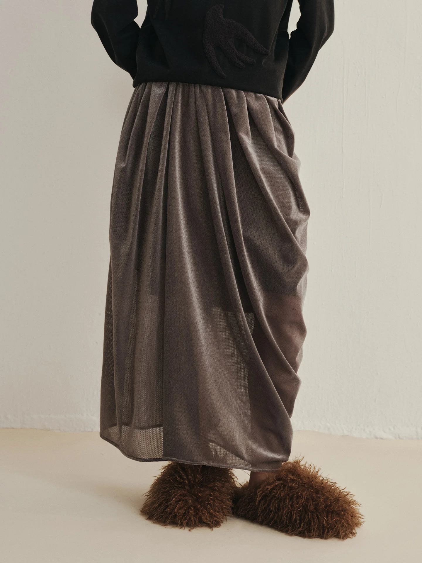 

Серебристая асимметричная длинная юбка с подолом А-силуэта, новая осенне-зимняя женская миди-юбка из комфортного нейлона