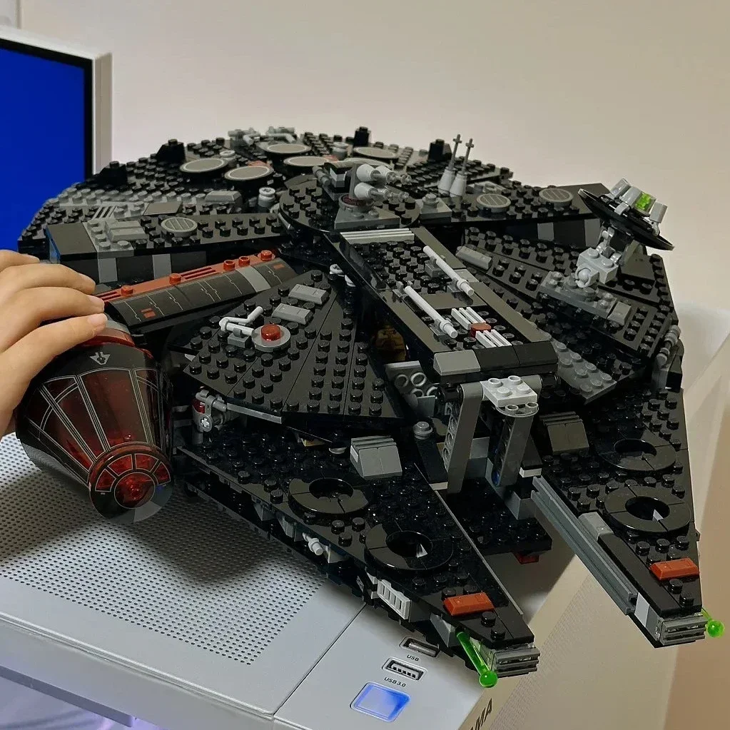 Klocki konstrukcyjne Interstellar Spaceship Alien 75389, kompatybilne z elementami Lego, idealne na prezenty świąteczne, 1579 elementów.