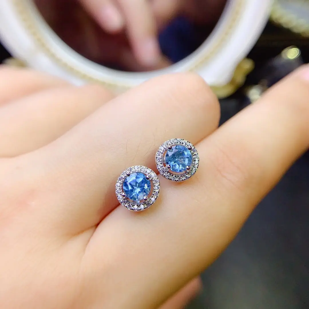Natural Swiss blue topaz stud earrings inlaid with full purity, small and exquisite temperament women's models