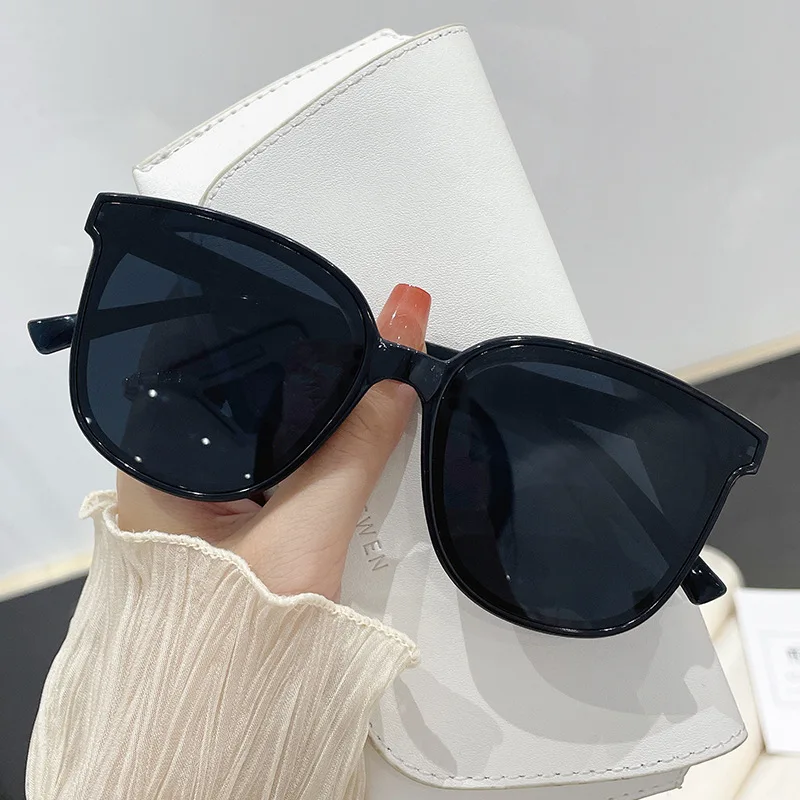 Fashion Women's Oval Sunglasses New Women Outdoor Sunshade Sun Glasses Vintage Brand Designer Eyewear UV400 Gafas De Sol