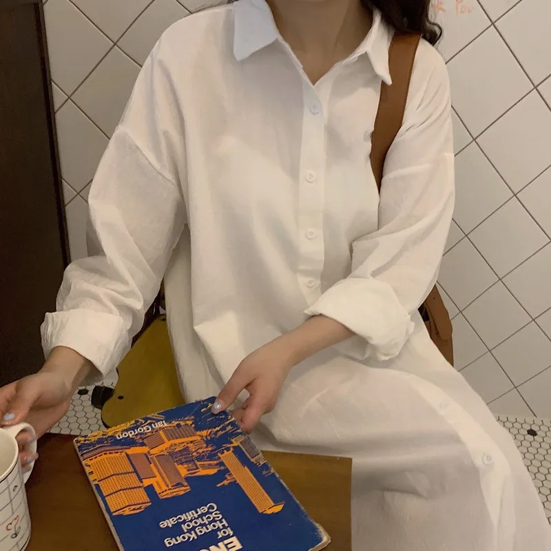 Camisa larga por encima de la rodilla de estilo perezoso coreano para mujer, abrigo de primavera y otoño, cárdigan con cuello abatible de Color sólido, camisa de protección solar larga