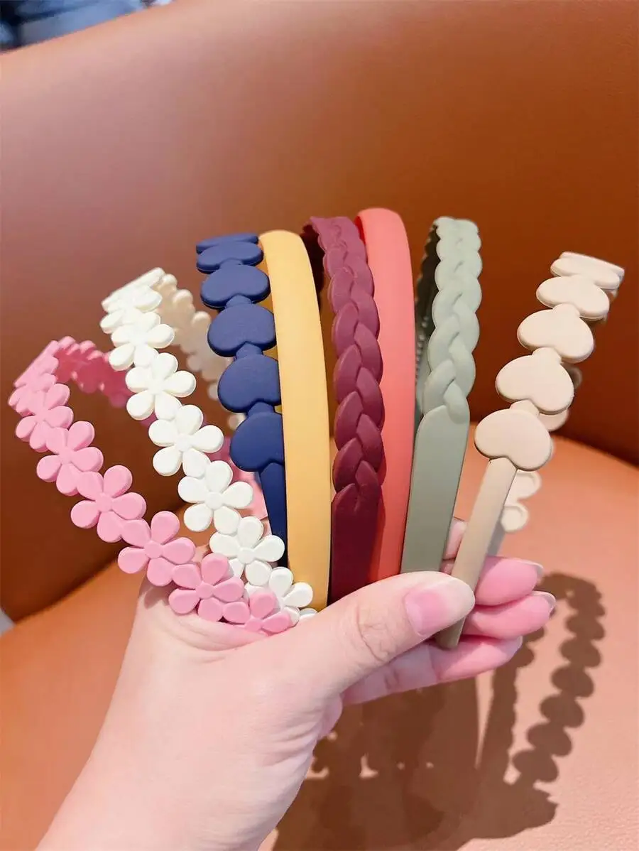 

8pcs Floral Heart Braided Plastic Headbands For Women