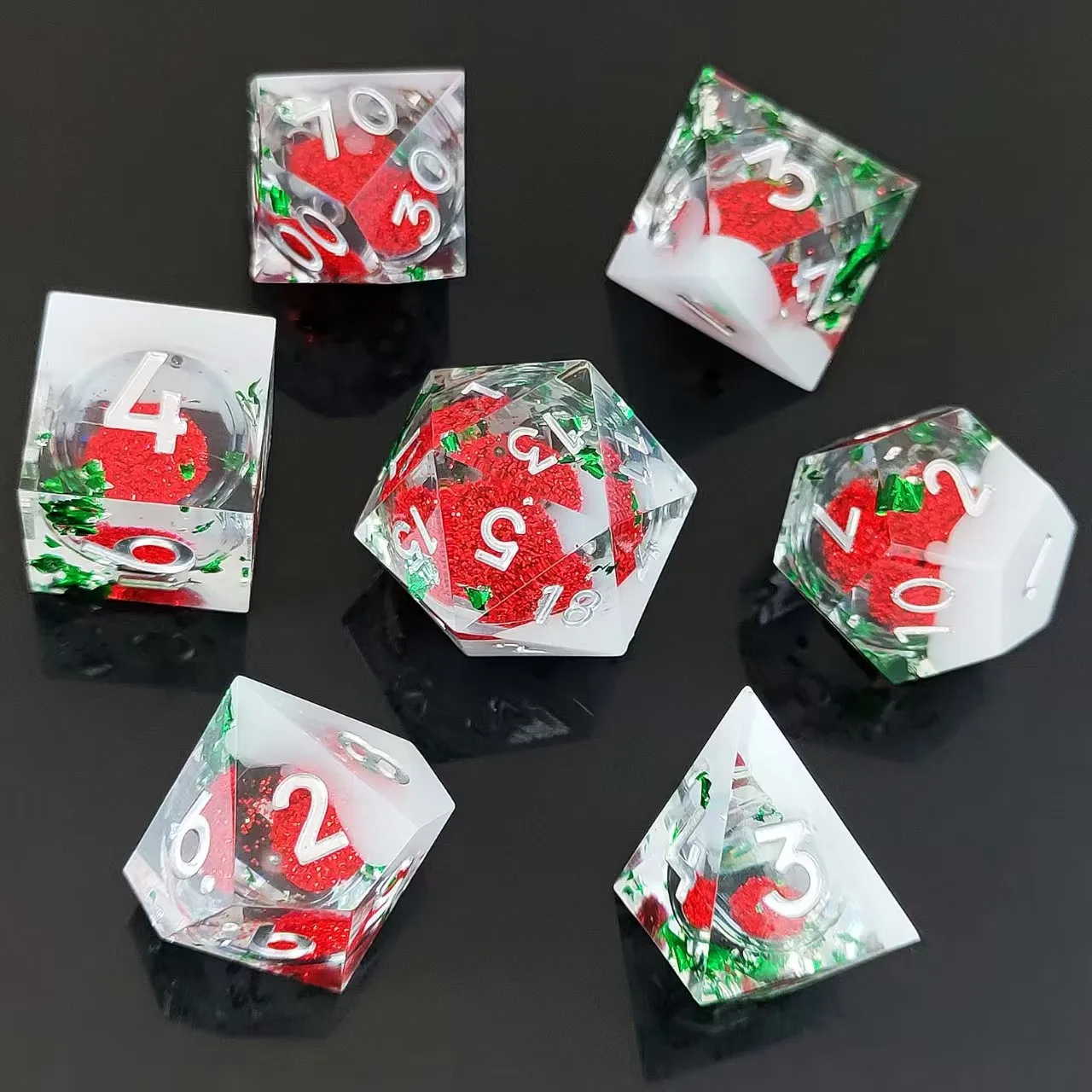 

7PCS Christmas Resin Dice Xmas Red Green Dices Resin Cube for Dungeon and Dragons D&D RPG Polyhedral Dices D and D Dice set D6