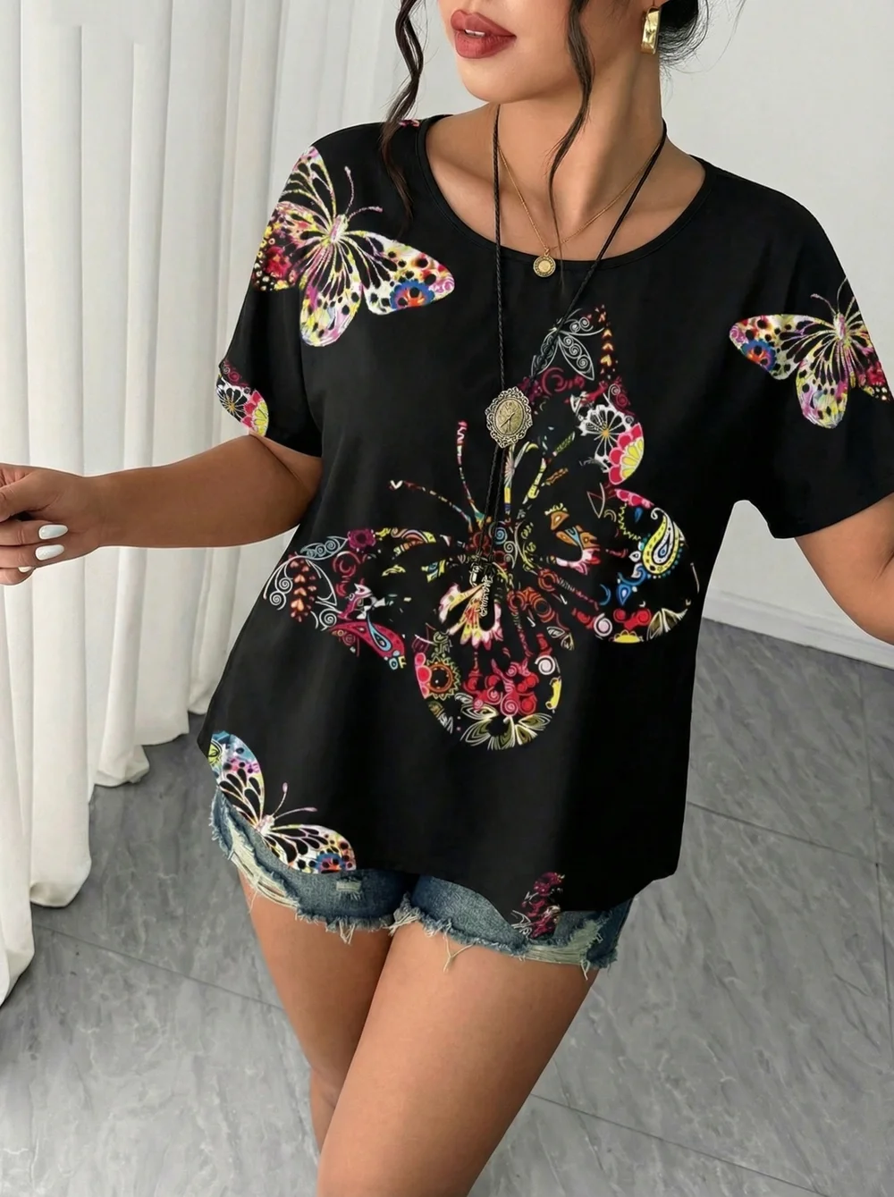 Plus size women's elegant short-sleeved T-shirt, butterfly print - soft polyester fiber, summer casual outfit, women's T-shirt