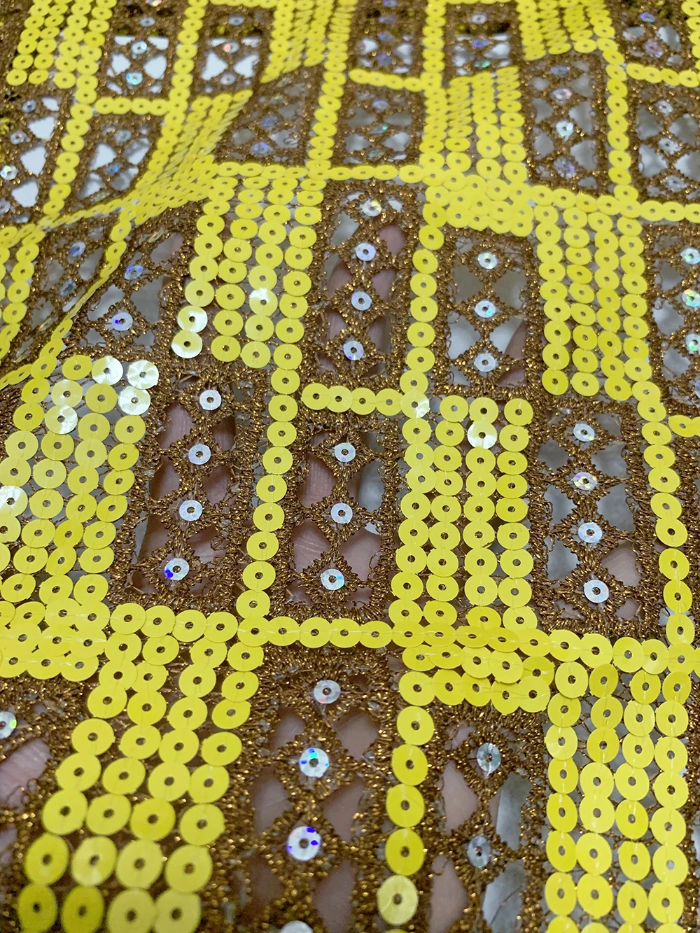 African Water soluble Lace Fabric 2025 High Quality French Mesh Lace Fabric With Sequins Nigerian Lace Fabrics For Wedding Dress
