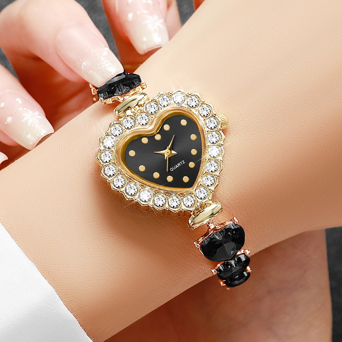 ファッションハートダイヤル レディースクォーツウォッチ ラグ - Luxury Watch For Women のレビューと価格