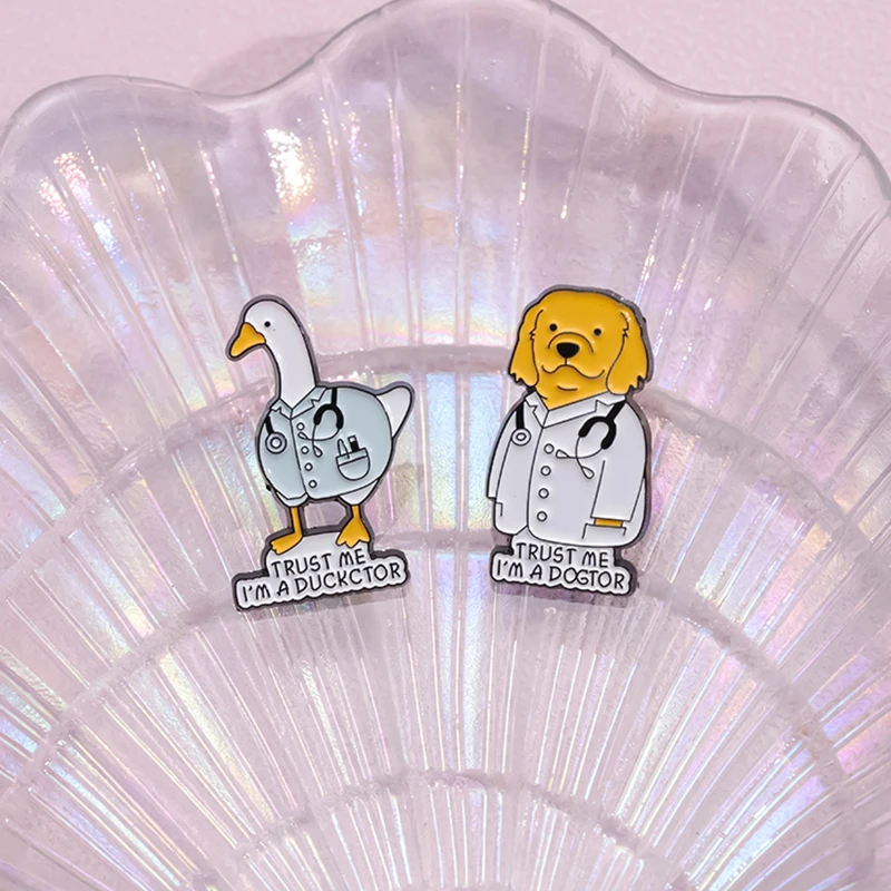 Alfileres esmaltados de médico Animal, broches personalizados con texto en inglés "I'M A DOGTOR", insignias de solapa, joyería de animales, regalo para amigos