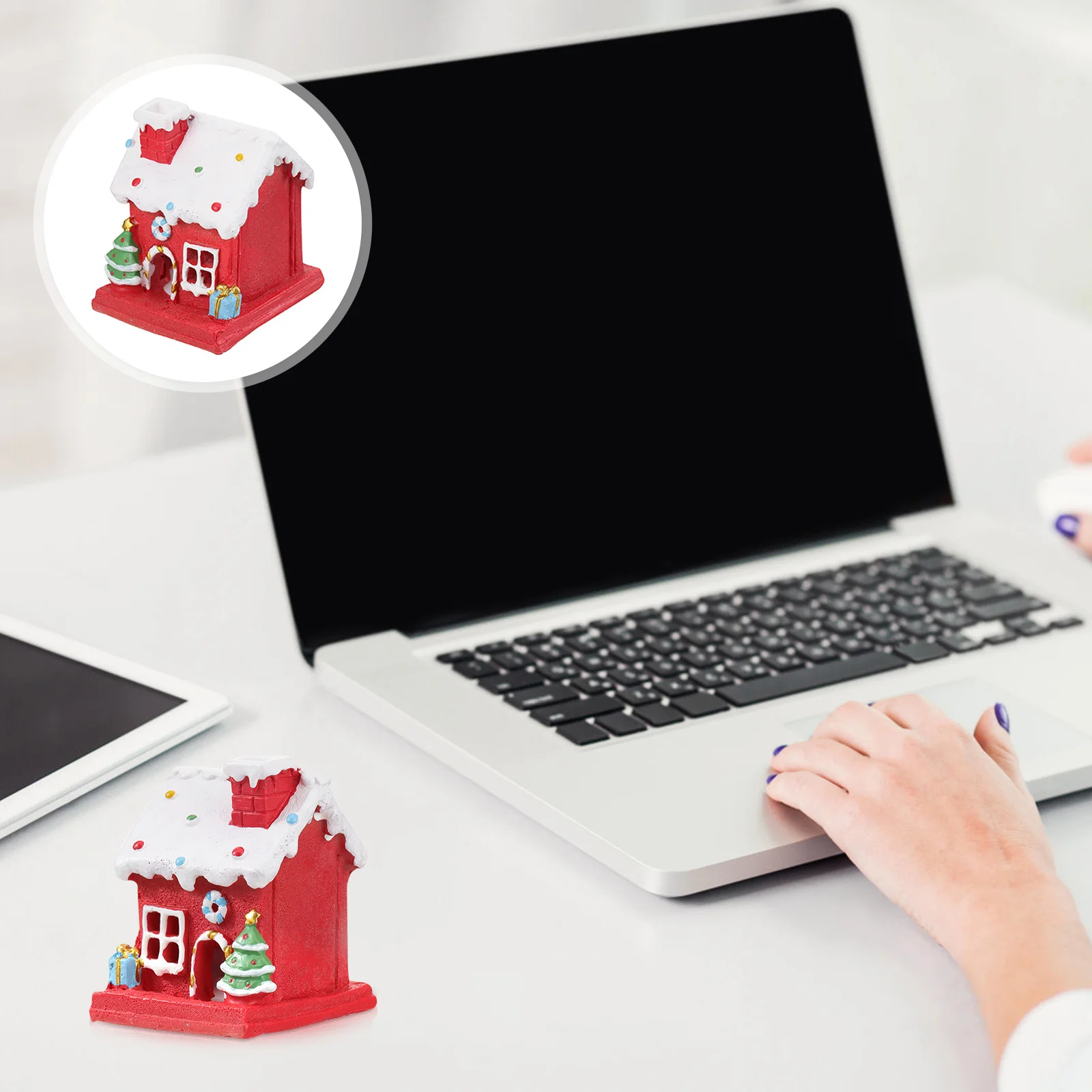 

1Pcs Christmas House Mini Luminous Resin Xmas Desktop Ornament Decorative Fairy Tale Light for Party Home Office