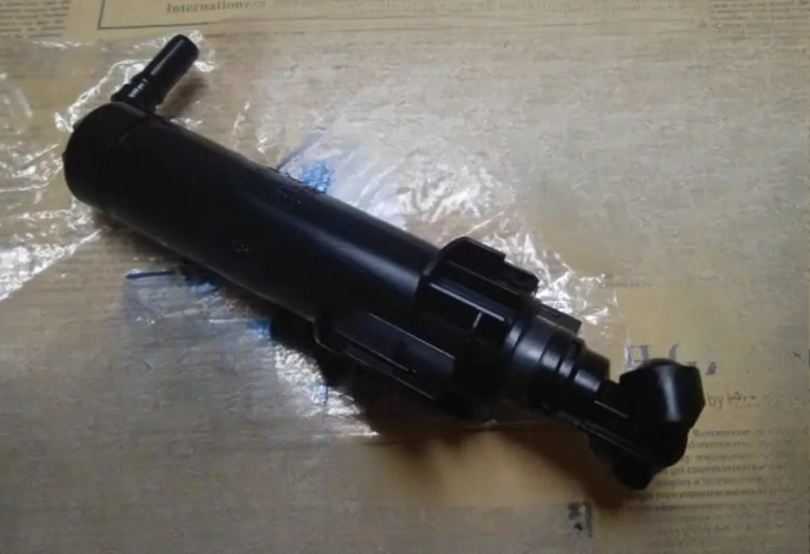 

Headlight Washer Jet with Pump for Audi A4 A6L Q3 Q5 Q7 A3 A7 A8