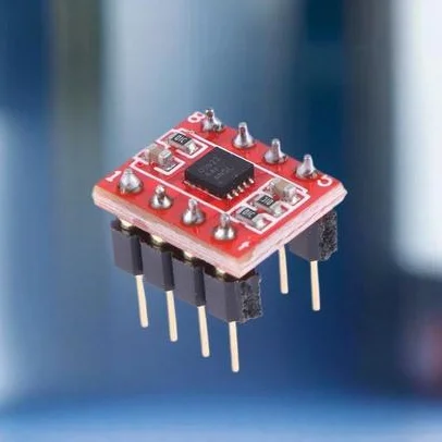High performance and low distortion dual operational amplifier chip with high current and high temperature