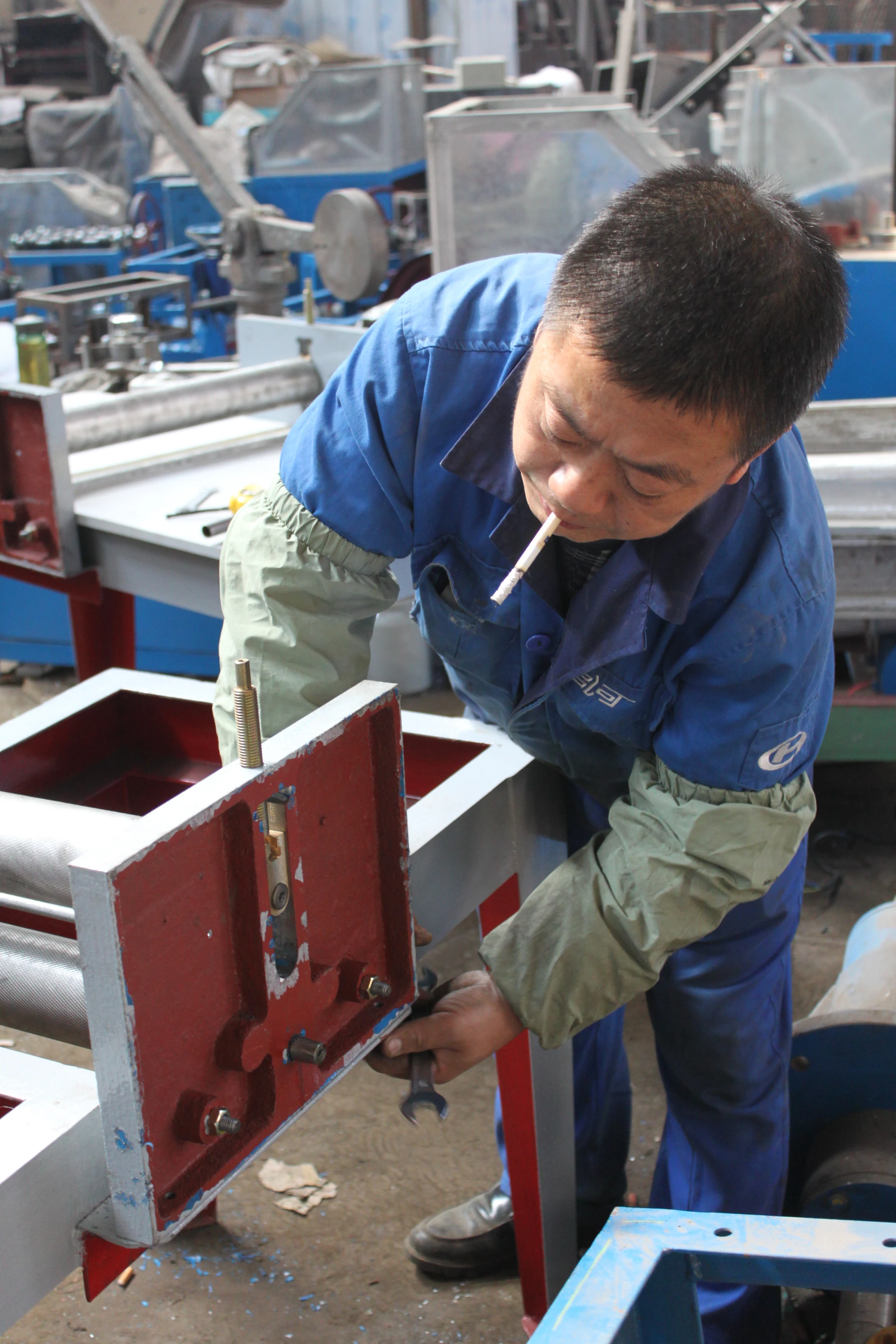 TLF 2023 حار بيع سعر جيد معدات الحرف آلة الطين آلة الطين اليدوية دائم