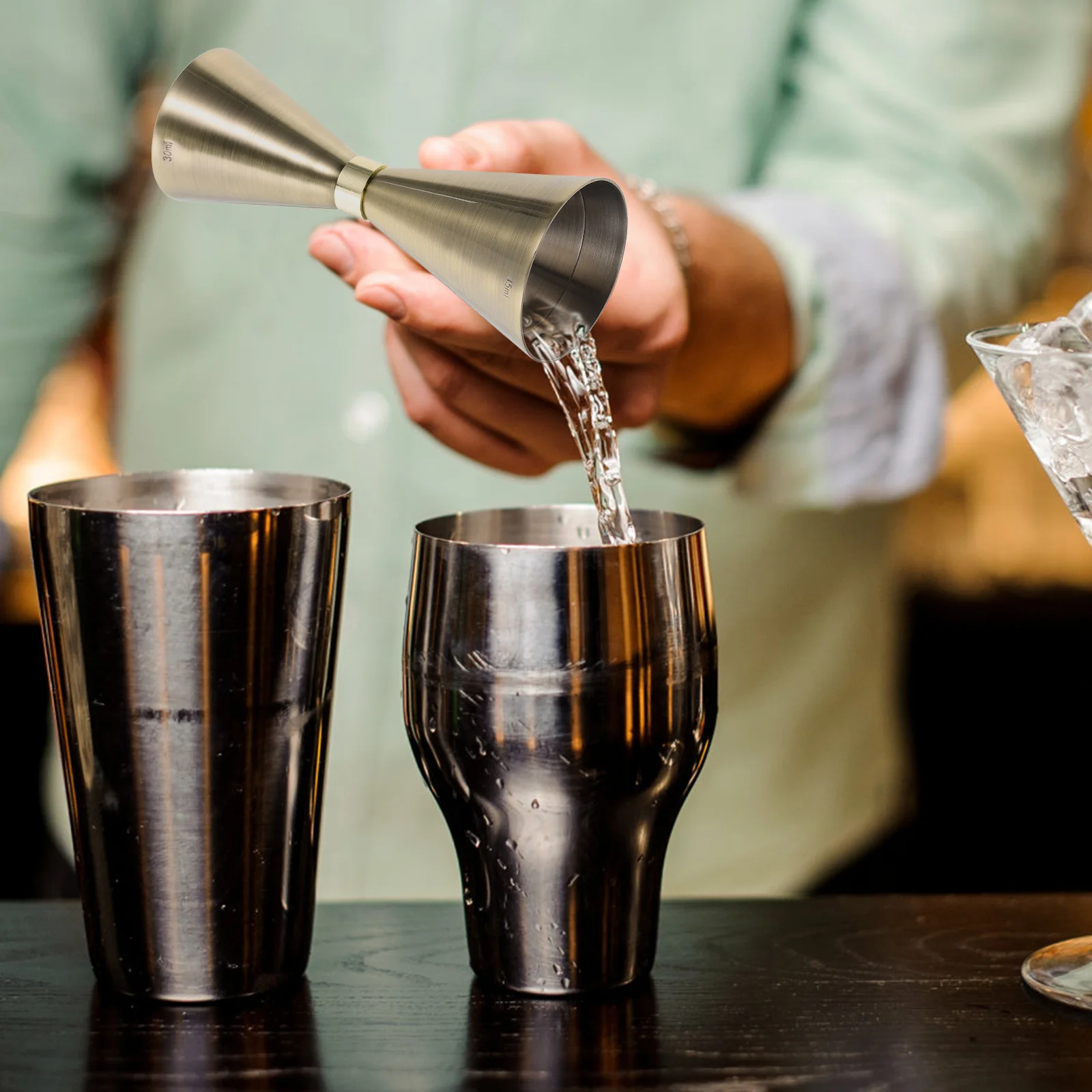 

Ergonomic Stainless Steel Cocktail Jigger Cup 1Oz 2Oz Dual Ounce Measuring Device for Bar Home Kitchen Wine Cocktail Making
