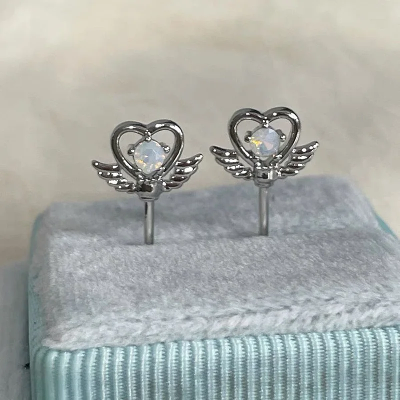 1Pc Heart Wings Piercing Earring for Women Y2K Fairy Shiny Zircon Love Heart Stud Titanium steel Helix Earrings Egirl Jewelry