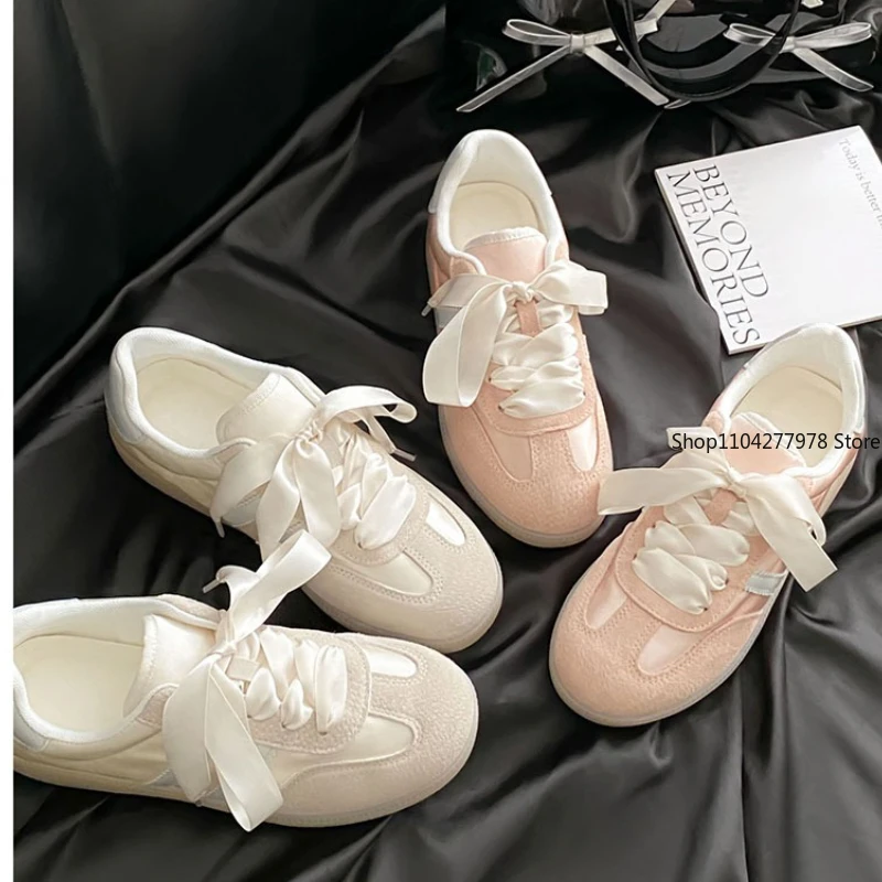 

Lace Satin German Training Shoes 2025 Women's Retro Casual Sports Board Shoes Versatile Flat Lace Edge Breathable Board Shoes