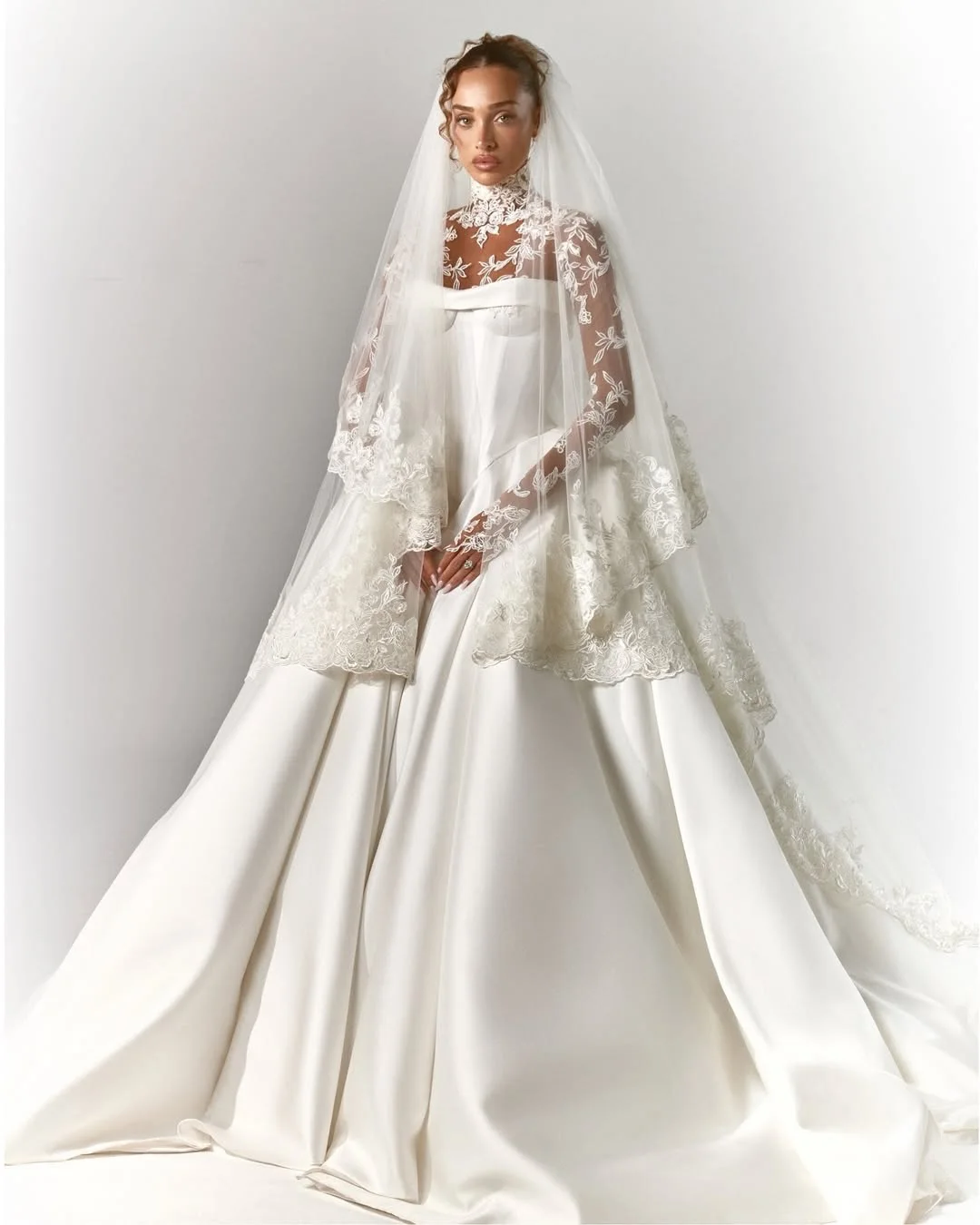 

Satin Wedding Dress Lace Ball Gown Vestido De Novia Boda 2 En 1 Desmontable Corset Princesa Minimalista Elegante Civil Bespoke