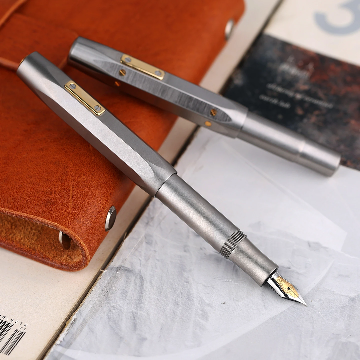 Moonman RS1 aleación de titanio punta de serpiente de dos colores octogonal corto de acero para hombres y mujeres mismo bolígrafo de iridio Premium