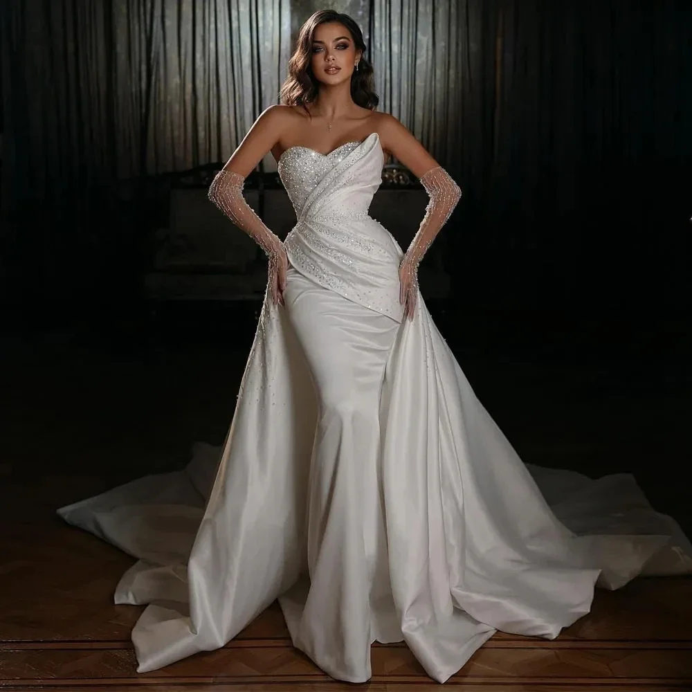 

Crystal White Satin Wedding Dress Sweetheart Pleat Chapel Train Mermaid for Elegant Bridal 2024 Without Gloves Formal Long Gown